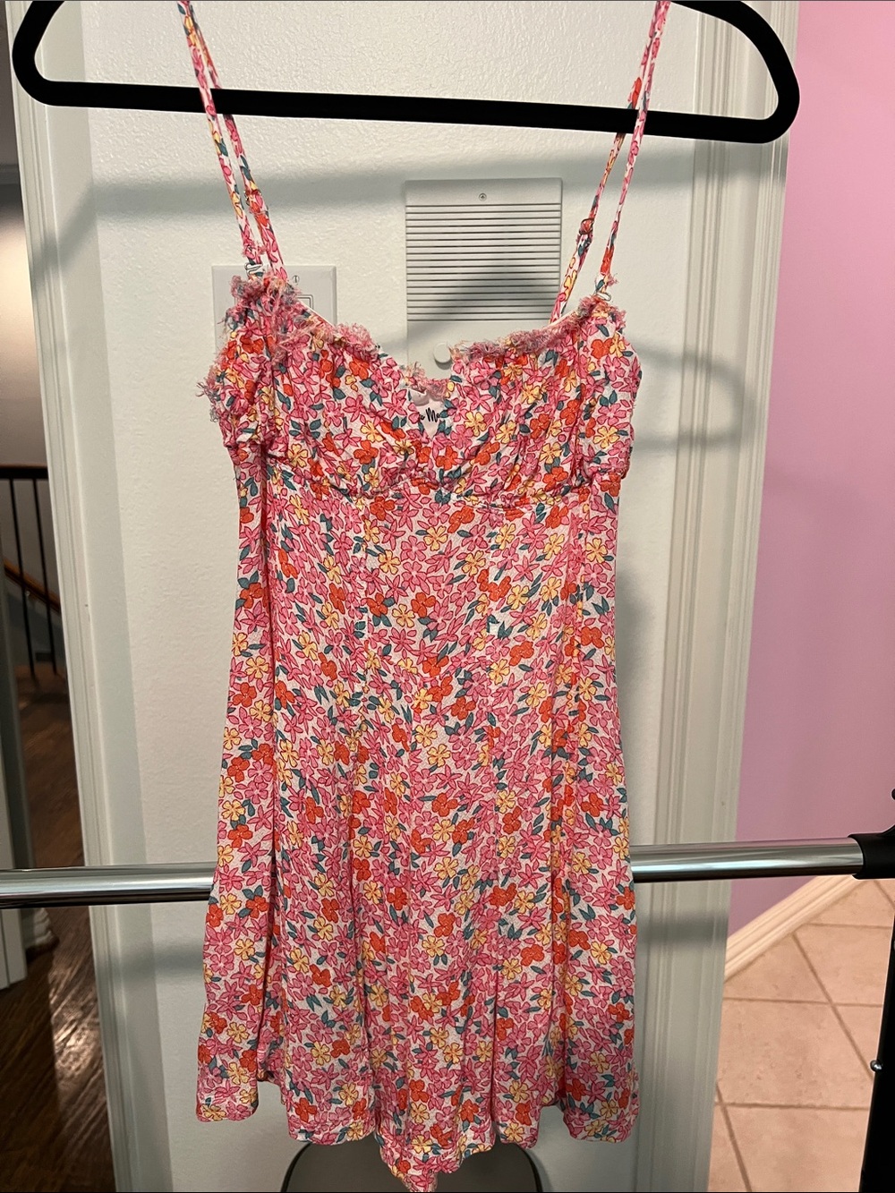 Sky to Moon Pink Floral Romper w/ Spaghetti Straps sz small Isabelle’s Cabinet